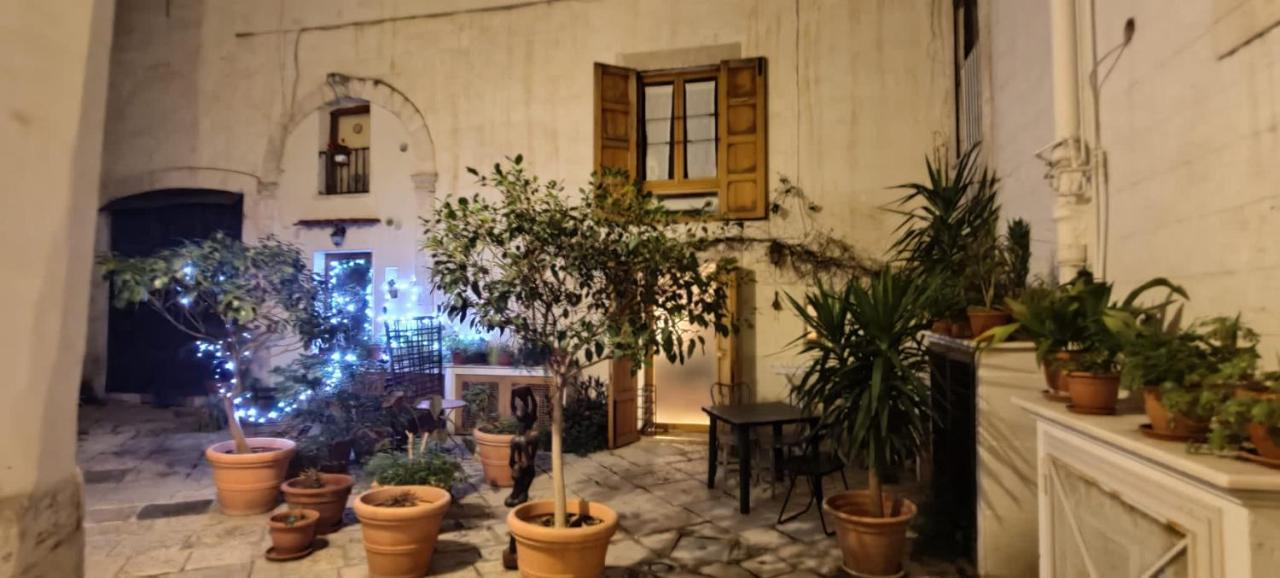 Traditional Apartment In Old City Bari Eksteriør billede